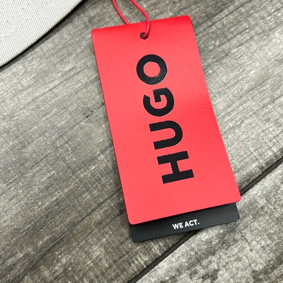 Price is Firm - 100% Authentic Hugo by Hugo Boss Men’s Hat / Cap - NWT Last One - Picture 2 of 9